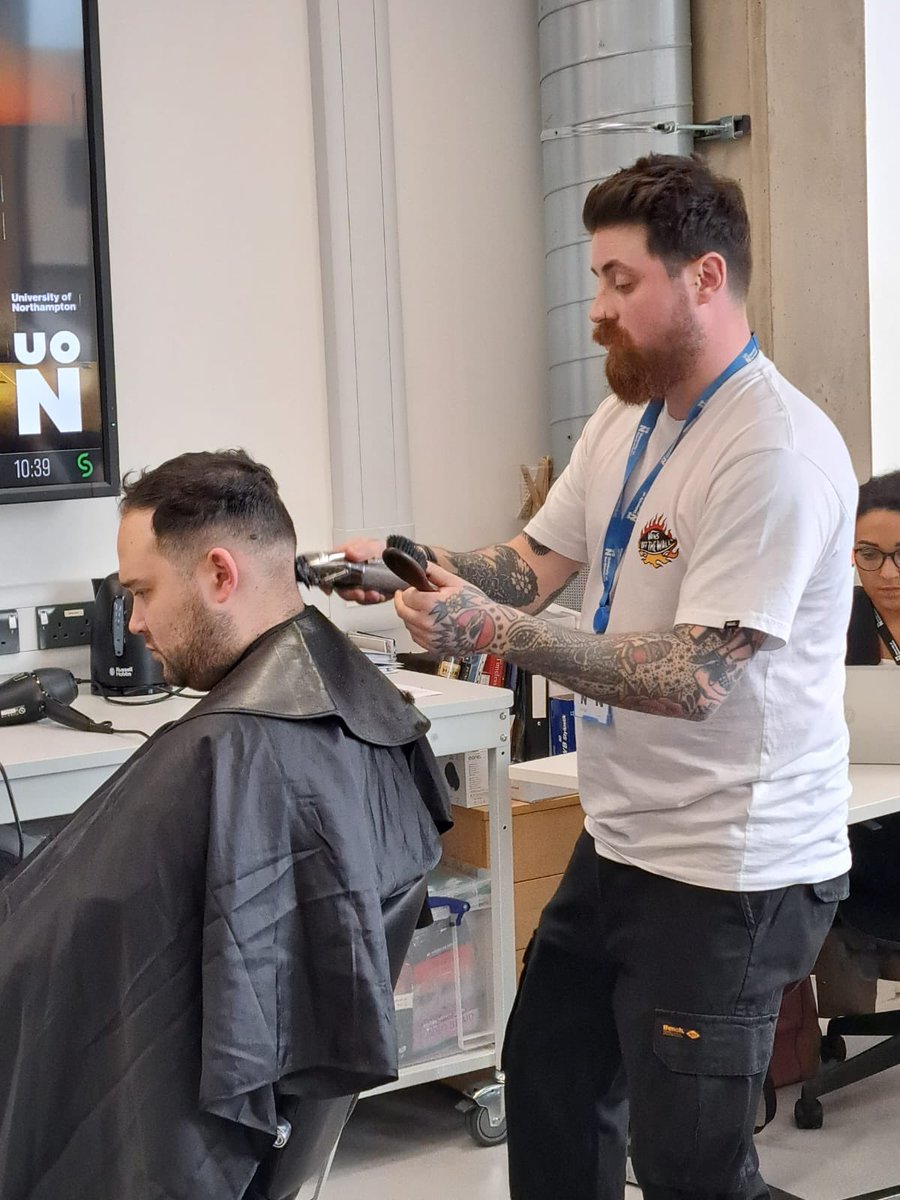 UONHMPSS's tweet photo. Day 2 of #ChangingFuturesWeek and TV and Film Hairdresser Mitchell Gough, who has worked on Mission Impossible and The Boys in the Boat films is doing his Cutting and Barbering for film Workshop for our @UONHMPSS students with a familiar model 😉 #UON https://t.co/IOa2vycfvP