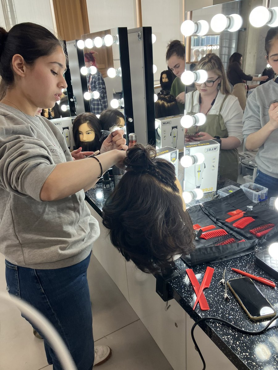 UONHMPSS's tweet photo. Day 2 of #ChangingFuturesWeek and TV and Film Hairdresser Mitchell Gough, who has worked on Mission Impossible and The Boys in the Boat films is doing his Cutting and Barbering for film Workshop for our @UONHMPSS students with a familiar model 😉 #UON https://t.co/IOa2vycfvP