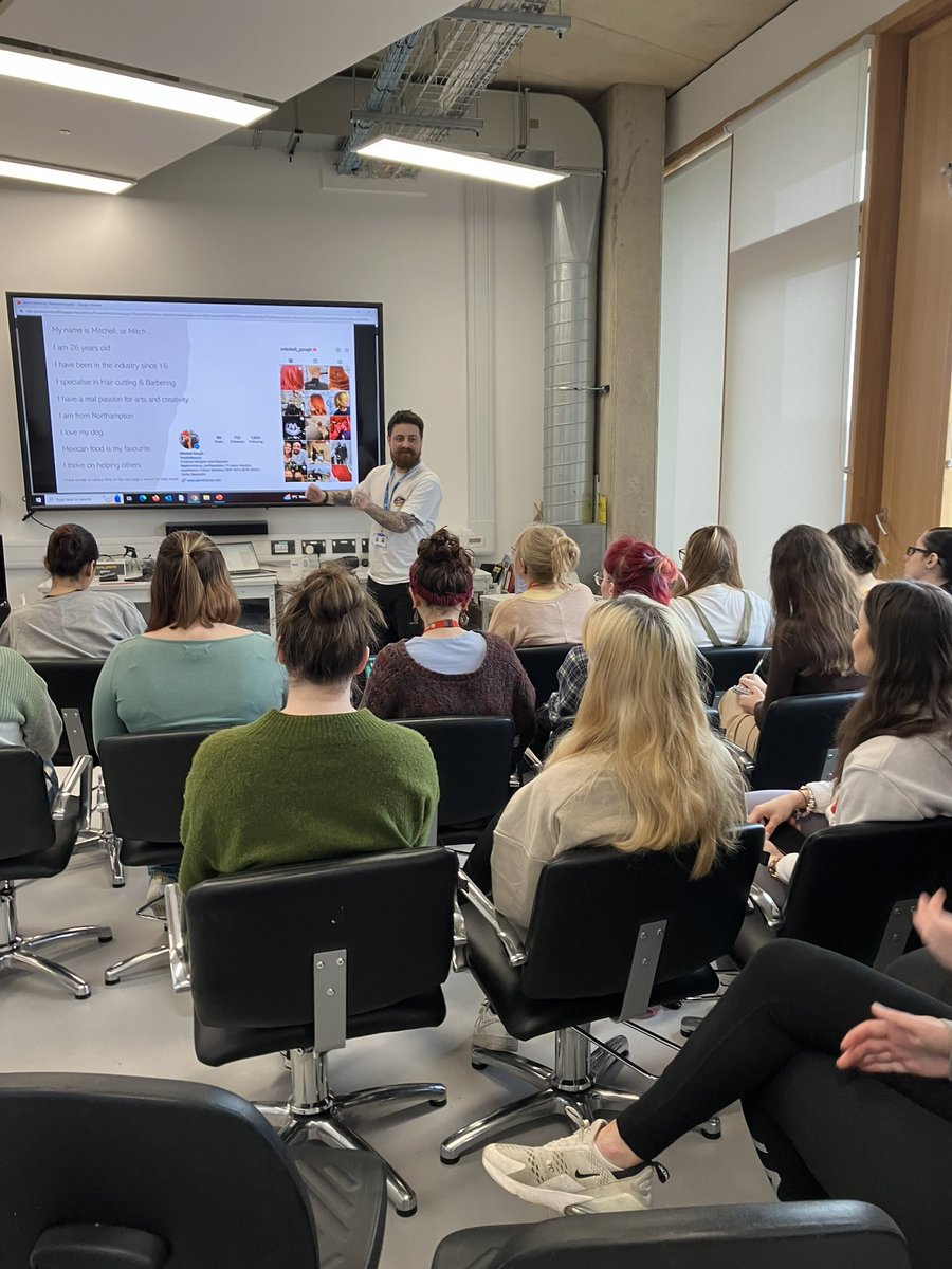 UONHMPSS's tweet photo. Day 2 of #ChangingFuturesWeek and TV and Film Hairdresser Mitchell Gough, who has worked on Mission Impossible and The Boys in the Boat films is doing his Cutting and Barbering for film Workshop for our @UONHMPSS students with a familiar model 😉 #UON https://t.co/IOa2vycfvP
