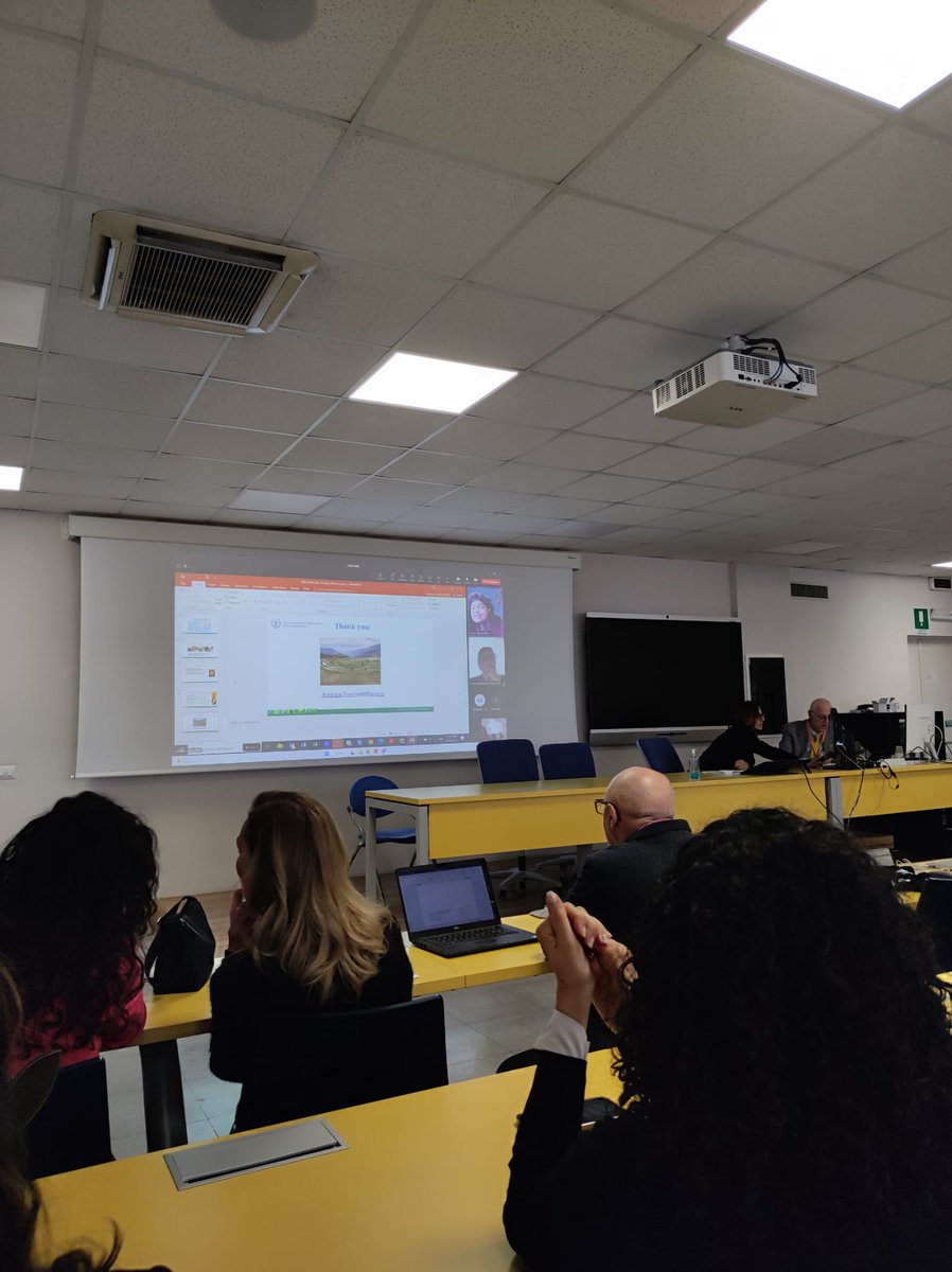 Freeclimb1's tweet photo. Wonderful #workshop! We were very happy to learn about #multisitecollections, #conservation of plant #geneticresources, #management and #characterization of plant genetic resources, #exsitu #biodiversity, #SweetOrange and #almond #fingerprinting. https://t.co/Wfe5HhiMd2