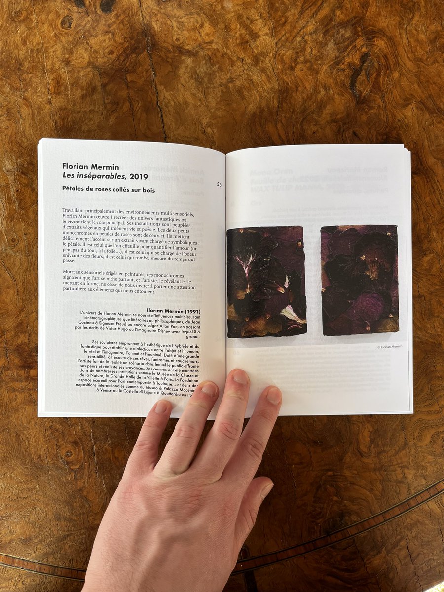 MerminFlorian's tweet photo. A découvrir en ce moment : 

Horizons olfactifs, le catalogue de l’exposition éponyme accueillie par la Fondation d’Entreprise Caisse d’Epargne pour l’art contemporain de Toulouse ! @espaceecureuil 
  
Commissariat @sandra_barre https://t.co/U2BjKhTGQ5