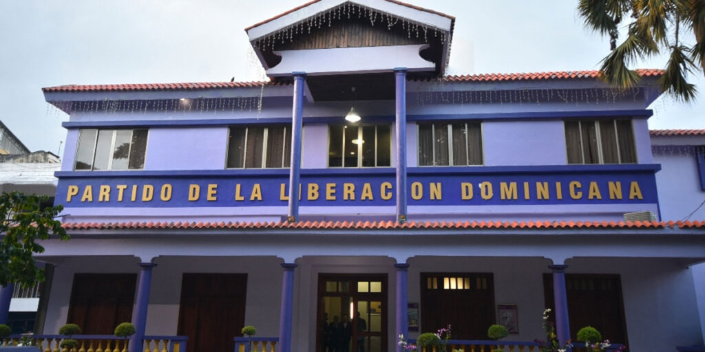 ElCaribeRD's tweet photo. PLD avanza y retrocede por @hmartep
#elCaribe #elCariberd #PLD #avanza #retrocede #Opinion
►►https://t.co/f5AQEggmYK https://t.co/JzxkGYx5ko