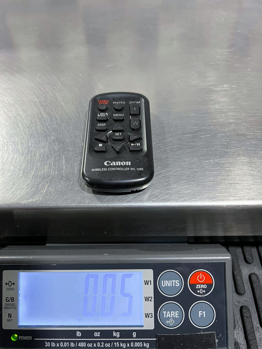 us_closer's tweet photo. Chegou esse controle aqui! Alguém sabe para que serve? 👀 https://t.co/N4QiKVPK9T