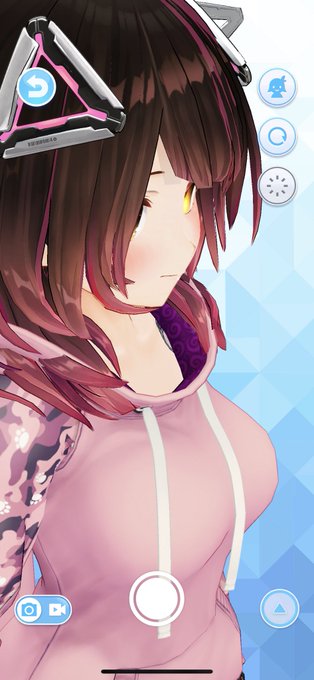 描いてる最中ホロリーさんにお世話になってるんだけど、この服の隙間から見える肩部分のメカがすっげぇ性癖に刺さっててえっち 