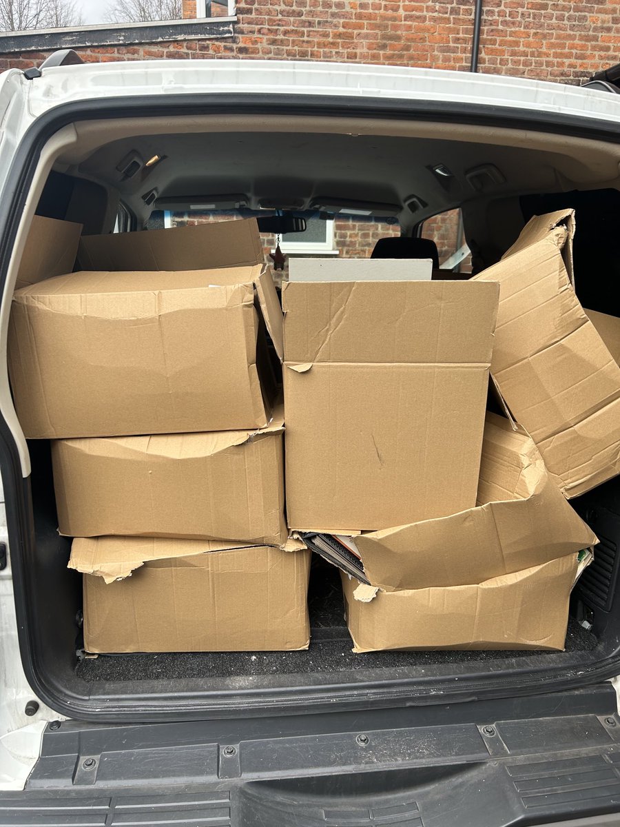What’s hidden in the boxes… over 50 albums of worldwide collections!! Vast… another big lot to organise.