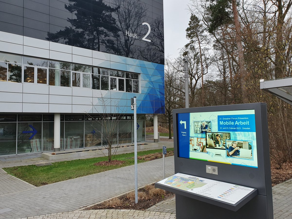 dguv_iag's tweet photo. Erstmals seit 3 Jahren wieder in Präsenz: Wir bereiten in diesen Tagen alles vor für das 21. Dresdner Forum Prävention zum Thema „Mobile Arbeit“. Wir erwarten spannende Beiträge und Diskussionen u.a. zu den Themen Führung, Home-Office, neue Bürowelten und Ergonomie. https://t.co/zpxvOYxjSh