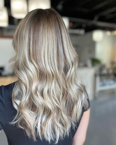 Blonding high and low lights with haircut by Vanessa! What color blonde do you want to be? 
_____
Click the link in our bio to book online!
_____
#atlanta #atlantahair #blondespecialist #platinumblonde #redken #atlantahairstylist #highlightsatlanta #balayage #balayagehighlights