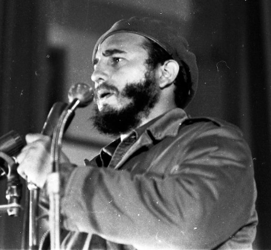 FrankOsbel's tweet photo. #Fidel:"No pretendemos que todos coincidan con nosotros o piensen igual que nosotros, pero sí les aseguro que hemos estado luchando en nombre de lo que nosotros entendemos por independencia, por libertad, por dignidad, por igualdad, por justicia social (...)". #FidelVive https://t.co/vMZ6ASGFoD