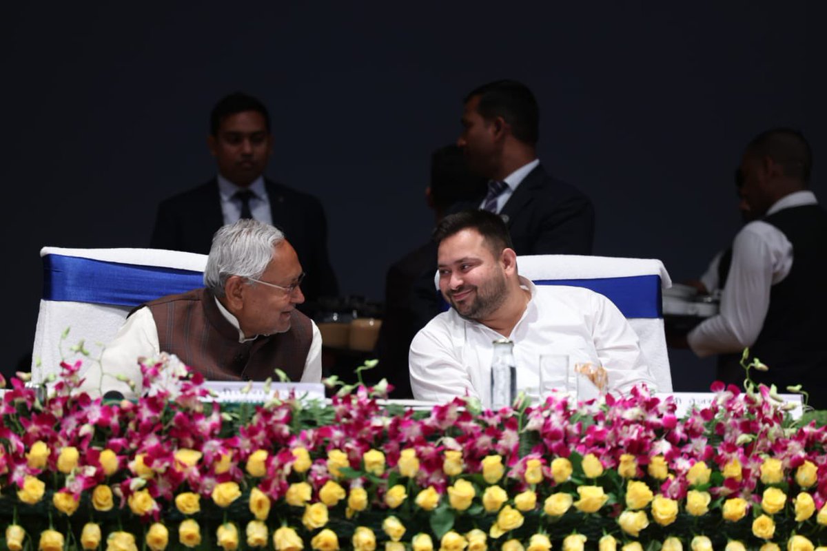yadavtejashwi's tweet photo. चतुर्थ कृषि रोड मैप के सूत्रण हेतु आज हमारे जीवनदाता कृषक भाइयों के "किसान समागम" को संबोधित किया॥

भारतीय किसान कर्मयोगी है। देश को आत्मनिर्भर बनाने वाले योद्धा है। सीमा पर जवान और देश के अंदर किसान देश को अपने सर्वस्व समर्पण और त्याग से सुरक्षित और स्वावलंबी बनाते है। https://t.co/sB8Nbskw5T