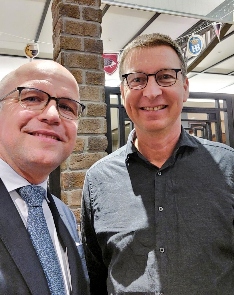 ConsulKyoto's tweet photo. Au cocktail de #HackOsaka ce soir, ici avec Olivier Lebleu, co-fondateur de @JOOKSAPP. Bravo aux 3 start-up françaises participantes (outre #Jooks, @Neolithe_FR @DescartesUWing) qui remportent 4 des 9 #HackAwards2023!
Plusvde détails : https://t.co/Ama4bbneMM https://t.co/7UKB1NsUUC