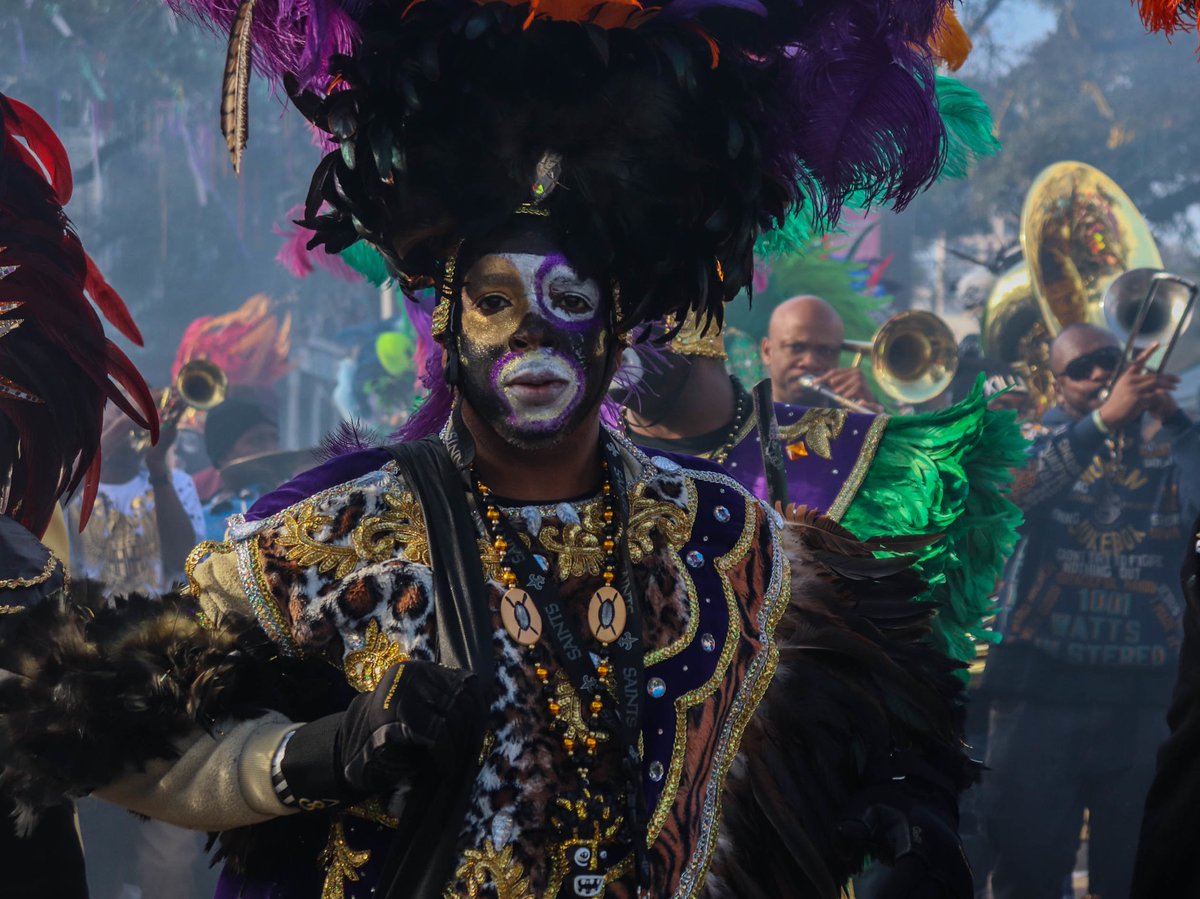 wwoz_neworleans's tweet photo. Happy Mardi Gras!!! Today's parade schedule:

7am Half-Fast Walking Club
7:30am Mondo Kayo Social and Marching Club
8am Zulu - Uptown
10am Rex - Uptown
followed by Elks Orleans
followed by Crescent City
Morning Societé de Sainte Anne

📷 Jamell Tate https://t.co/uQNXp3SCcc