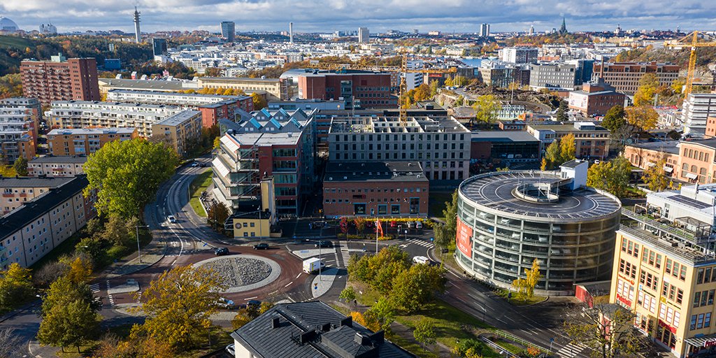 Populära gymnasieskolan YBC i Nacka växer! Nu är avtal tecknat med Atrium Ljungberg om att utöka lokalerna i Sickla. Det innebär att skolan kan öka från dagens 630 till ca 1 000 platser hösten 2025. nacka.se/valfard-skola/…