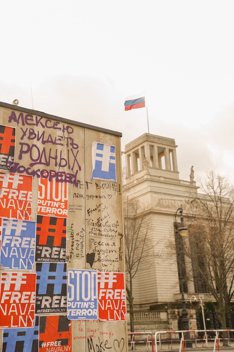 ACF_int's tweet photo. Thank you so much @c_lindner for visiting our SHIZO installation in Berlin and speaking up about Alexei @navalny’s unlawful imprisonment!

This is an exact replica of a tiny 2,5x3 meter cell in which Navalny has been put 11 times for a total of 113 days.

#FreeNavalny https://t.co/sLDGXCMRWT