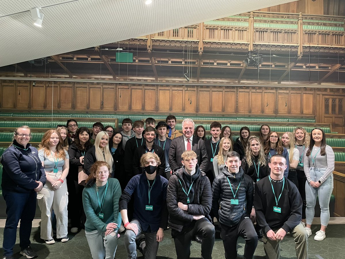 PublicYdb's tweet photo. Superb morning at the Houses of Parliament. What a trip. Thank you @baynes_simon MP for Clwyd South for giving his time to come a speak to us. #ourmp #housesofparliament #awesome https://t.co/V2vf9Jf6RL