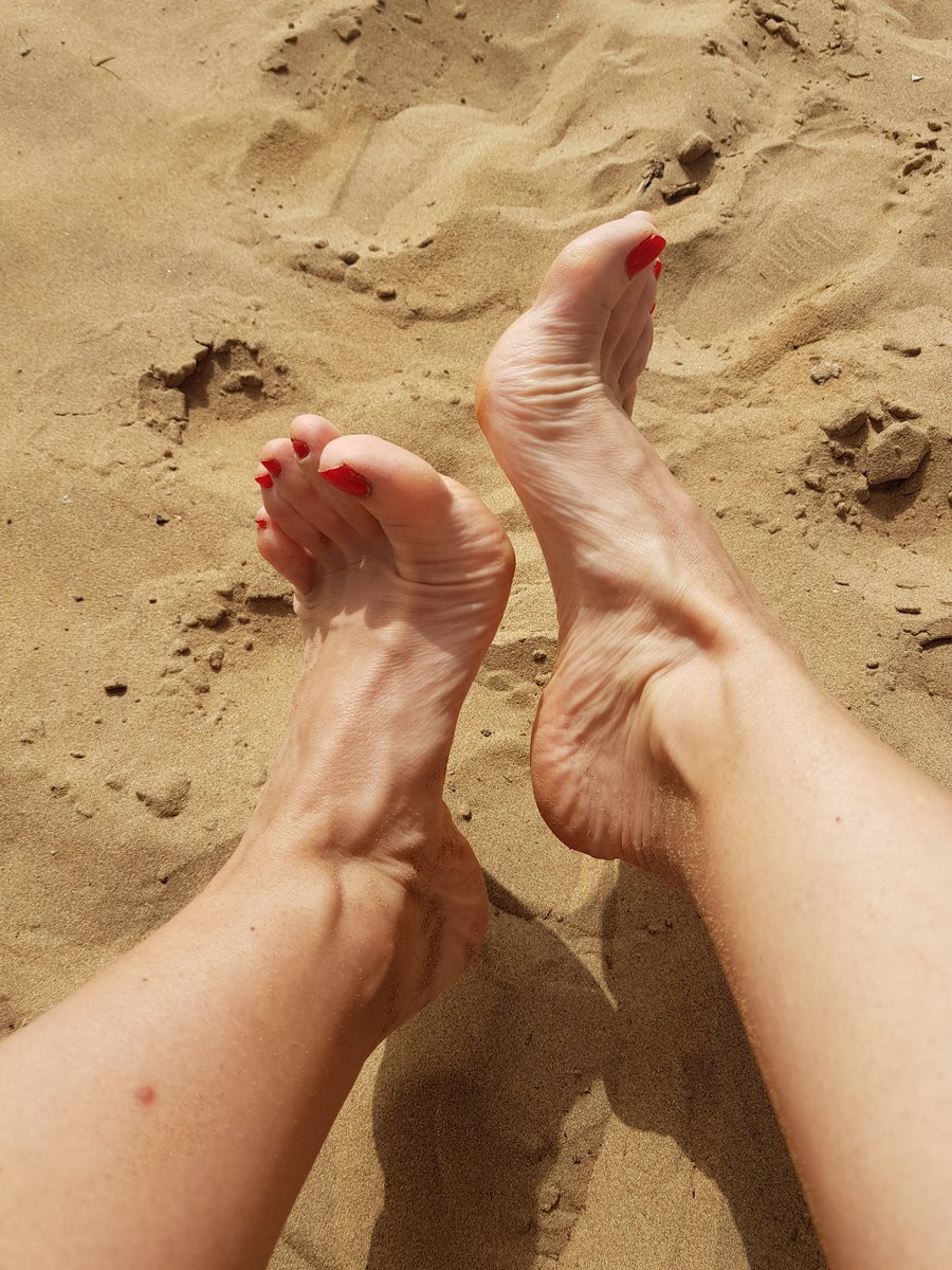FnF_Princess's tweet photo. See more 🦶 on https://t.co/PRVPHjGpYV 🦶👸🏽 #feet #feetpics #soles https://t.co/Y4uGIvL7uH
