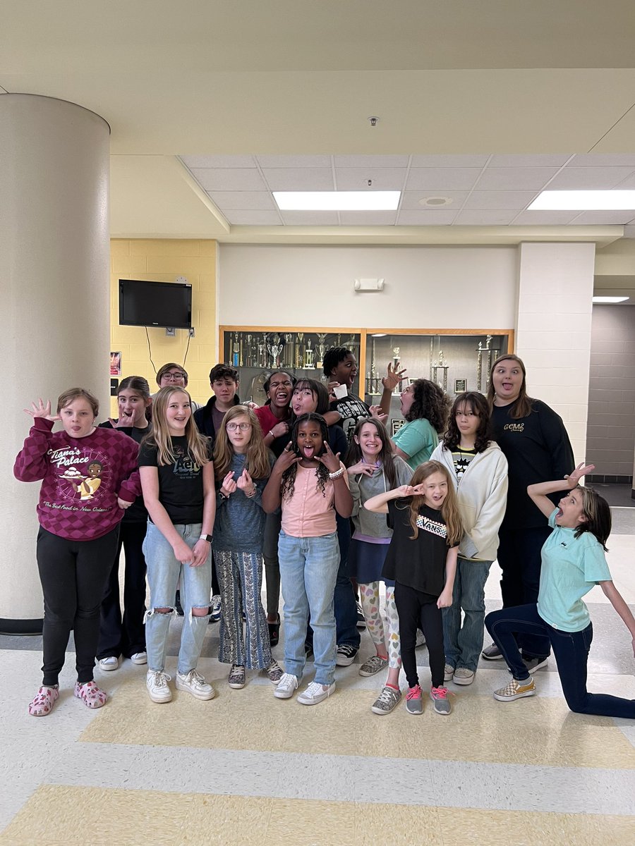 Sarah Crews tweet media