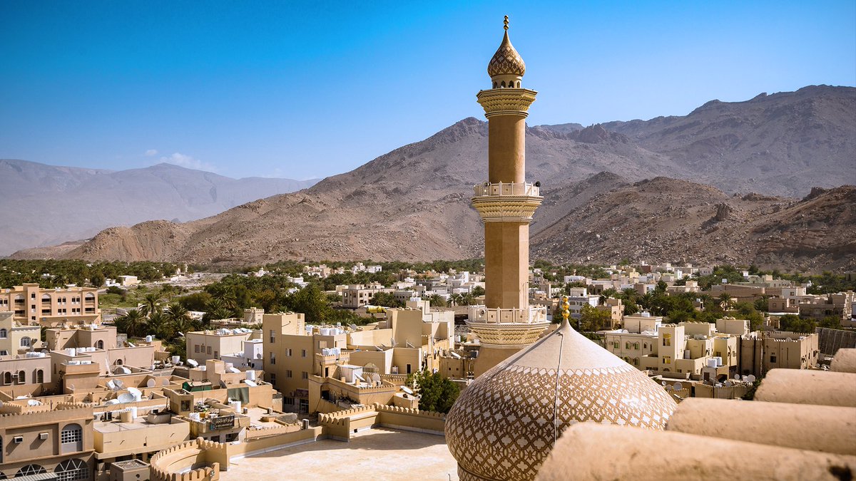 reishonger's tweet photo. Oman is meer dan zand en woestijnen. Onze journalist @theomolenaar neemt je mee langs oases, wadi's en dromedarissen. #reishonger https://t.co/XWajdtdz32 #oman #travel https://t.co/YmUhwVBFA0