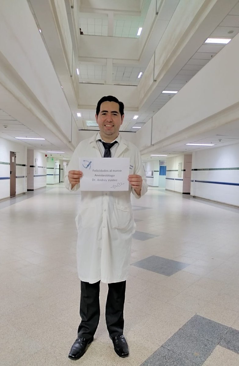 Acá también por todo lo que costó llegar! 🎉
Especialista en Anestesiología y Reanimación del Postgrado de la Facultad de Ciencias Médicas - UNA. Hospital de Clínicas - SL.❤️