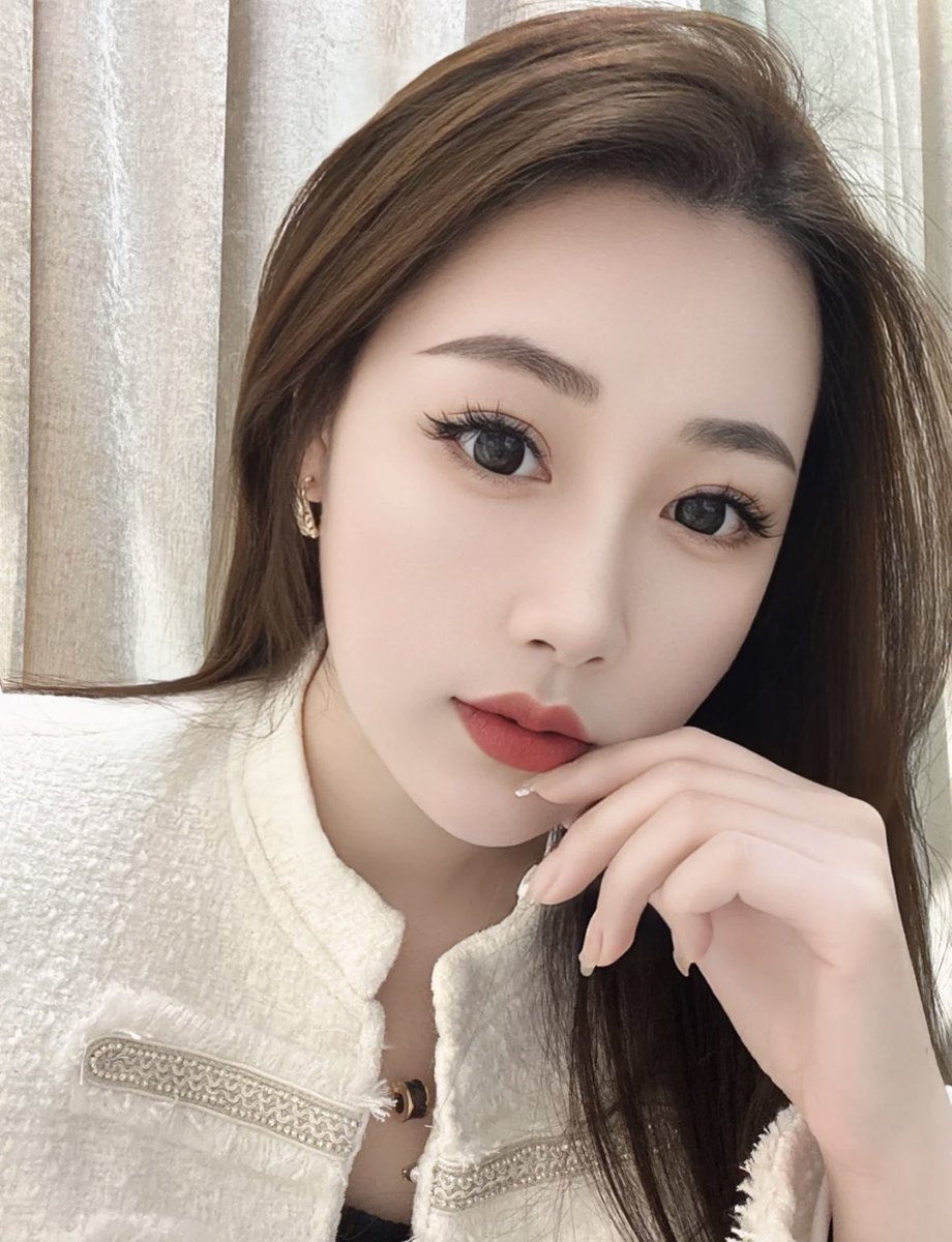 SXK3333's tweet photo. 虽然我想和你睡在一起，确实是想摸摸你占你便宜，但是我们更想在你做噩梦的时候，我能在你身边紧紧地抱着你。 https://t.co/AjReXxAOlV