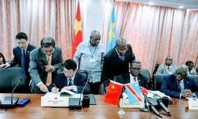 Ngoyi2's tweet photo. @Mapon_Matata Soit vous avez la mémoire courte, soit vous êtes malhonnête. Je pencherais plus pour la deuxième option vue l'expérience vécue dans le dossier Bukanga-Lonzo.
@fatshi13 https://t.co/9JyrTkZALJ