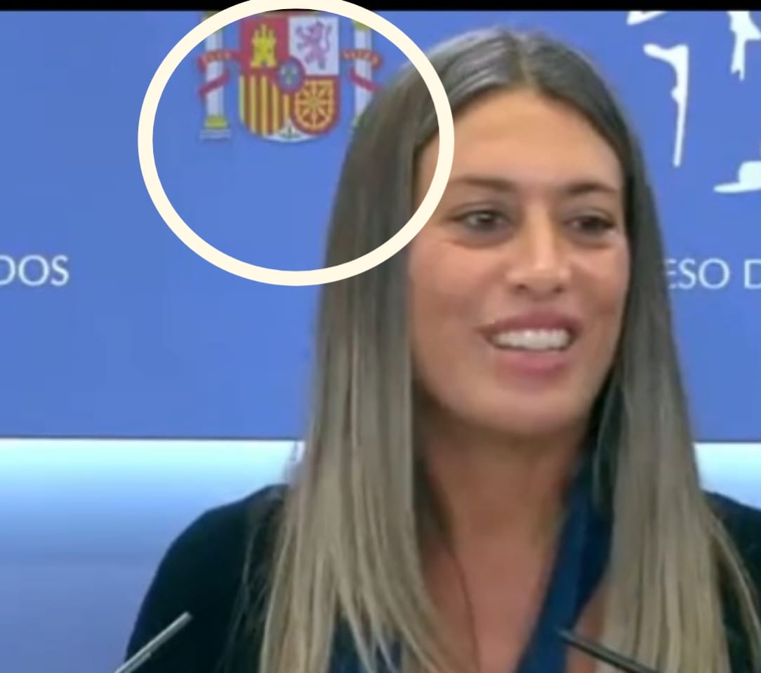 SecretarioTabar's tweet photo. Cuando apartas la bandera de España porque eres independentista, pero como eres Míriam Nogueras y no eres muy lista, se te olvida lo que hay detrás. https://t.co/nLdszdRoVQ