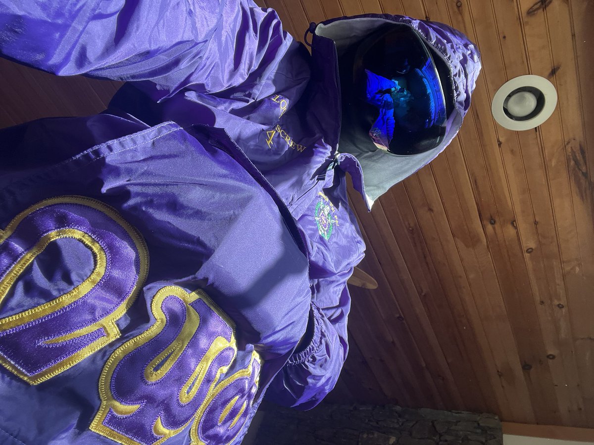 division1_tay's tweet photo. #owtside βοΈβοΈππ» #omegapsiphi #snowboardingbruhz #Appski https://t.co/h4O7iv4uQt