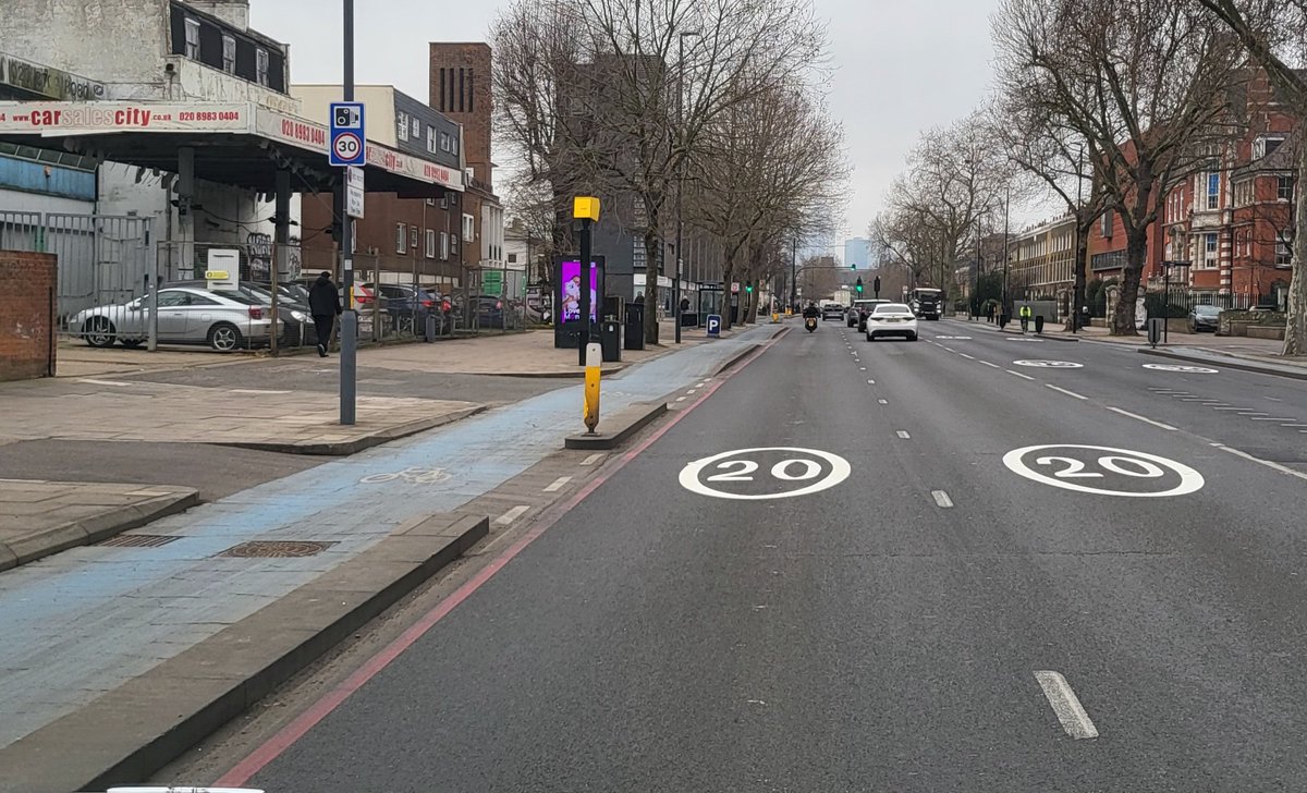 AllLondonBoy's tweet photo. 20 or 30? Make your mind up @TowerHamletsNow 😆😆 https://t.co/ivKNngNfCU