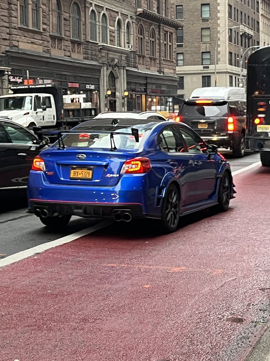 aaronmaxb's tweet image. big fan of the S209 midtown commuter