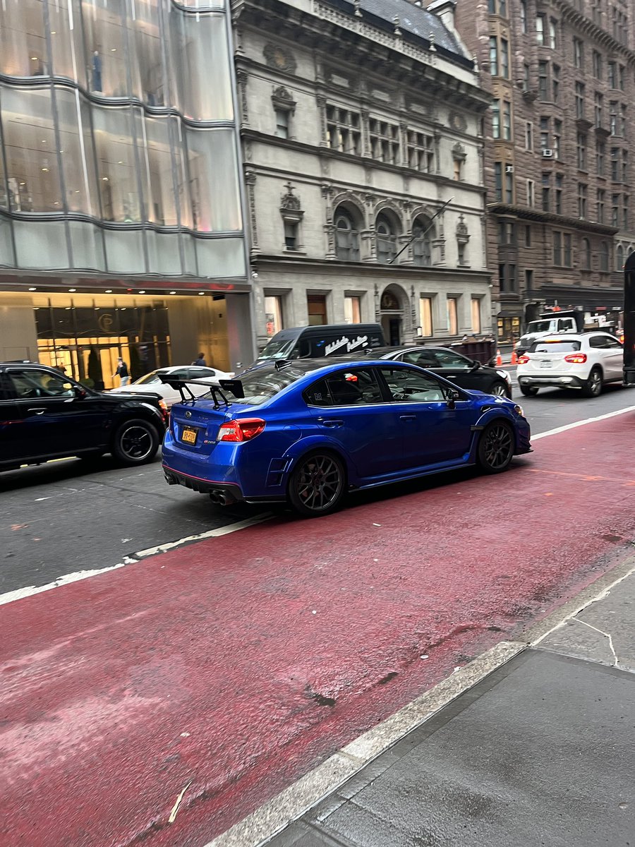 aaronmaxb's tweet image. big fan of the S209 midtown commuter