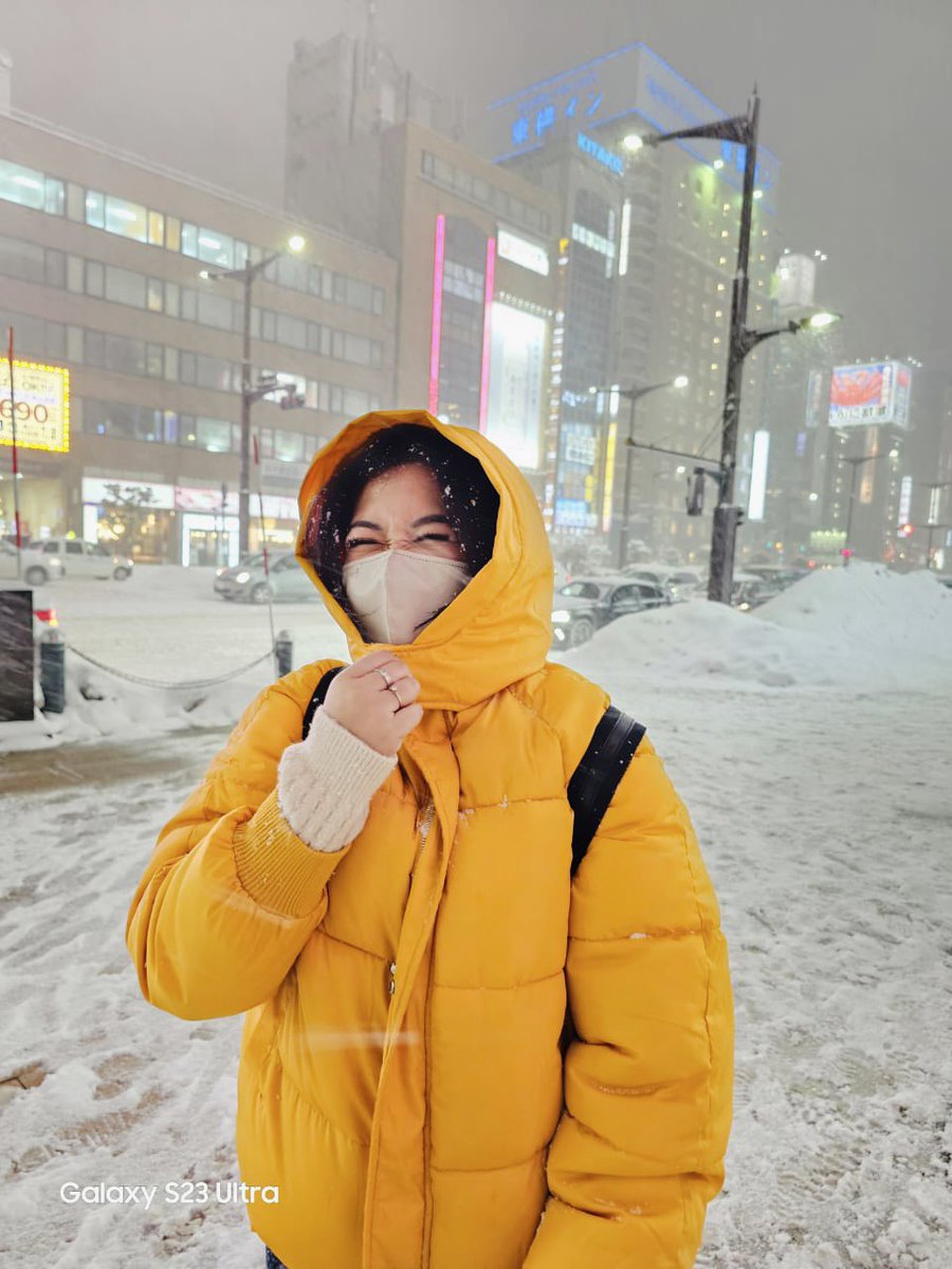 agannyi's tweet image. Aku adalah pisang