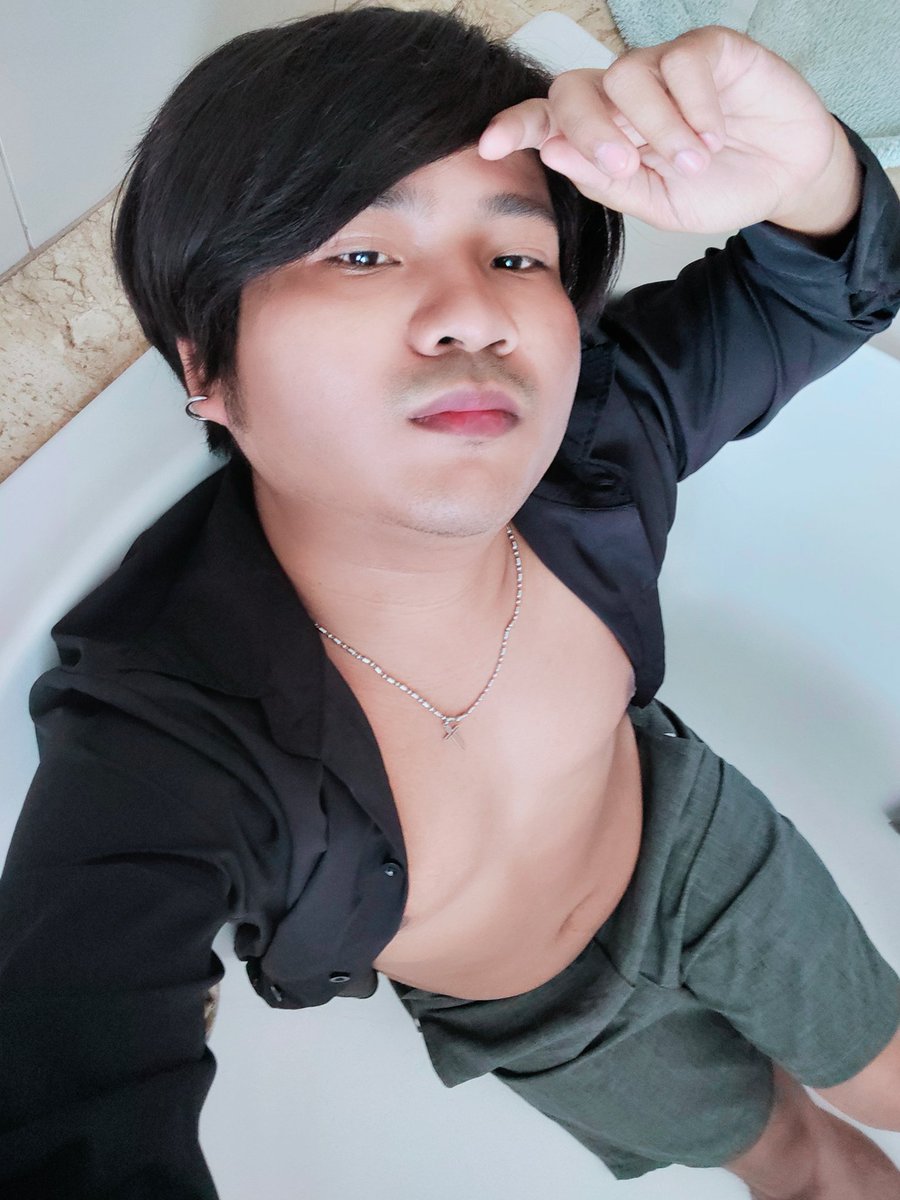 YaeYintMan1's tweet photo. ဘယ်လိုပဲဖြစ်ဖြစ် ချစ်တယ် မဟုတ်လား https://t.co/4IoGAXbYAn
