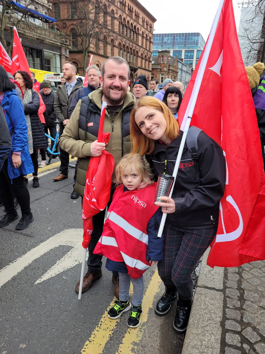 @teresa_belfast Support Always!

P1 Parent on my own Health Strike today + your P1 student at the picket lines & joint Teachers/Health rally at City Hall🔴 Blowing her whistle and Supporting her Teachers!

#IStandWithTeachers #SupportOurSchools #FairPayForHealthWorkers #SaveOurNHS  @Kind_Cactus