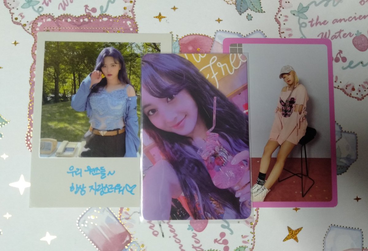 ema_chae's tweet photo. ✨ ema's first giveaway! ✨

4 prizes! :> 
💕 OMG Minji Weverse set
💕 Chae Lenti set
💕 Jihyo Ube set
💕 Twice Formula of Love (Result File Ver.) [unsealed] w/ folded poster set

to join 
🍓 mbf me &amp; @nabyyys
🍓 like &amp; rt this tweet! 
🍓 comment proof in the comment section https://t.co/9vdJhvonPw