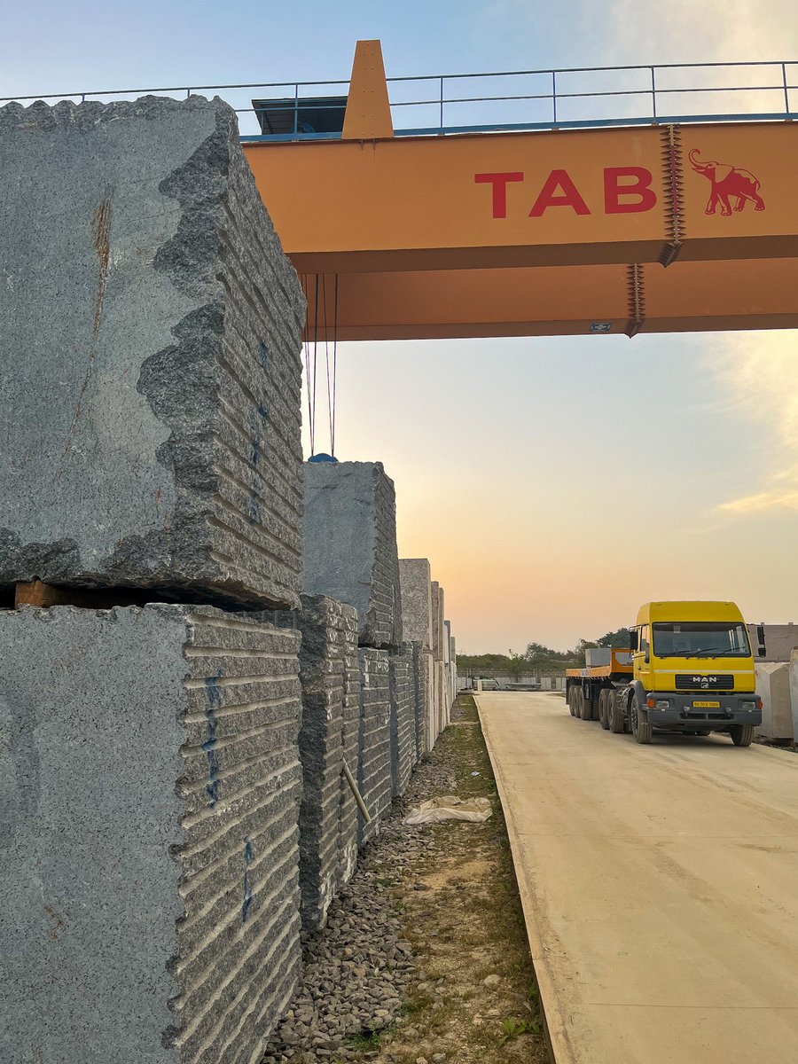tabsurfaces's tweet photo. One more day….
#tabsurfaces #naturalstone #naturalstoneisbetter #naturalstoneisforever #usenaturalstone #granite #marble #quartzite #natureinspired #naturelovers #design #instadesign #outdoorphotography https://t.co/fsZmBIqYkS