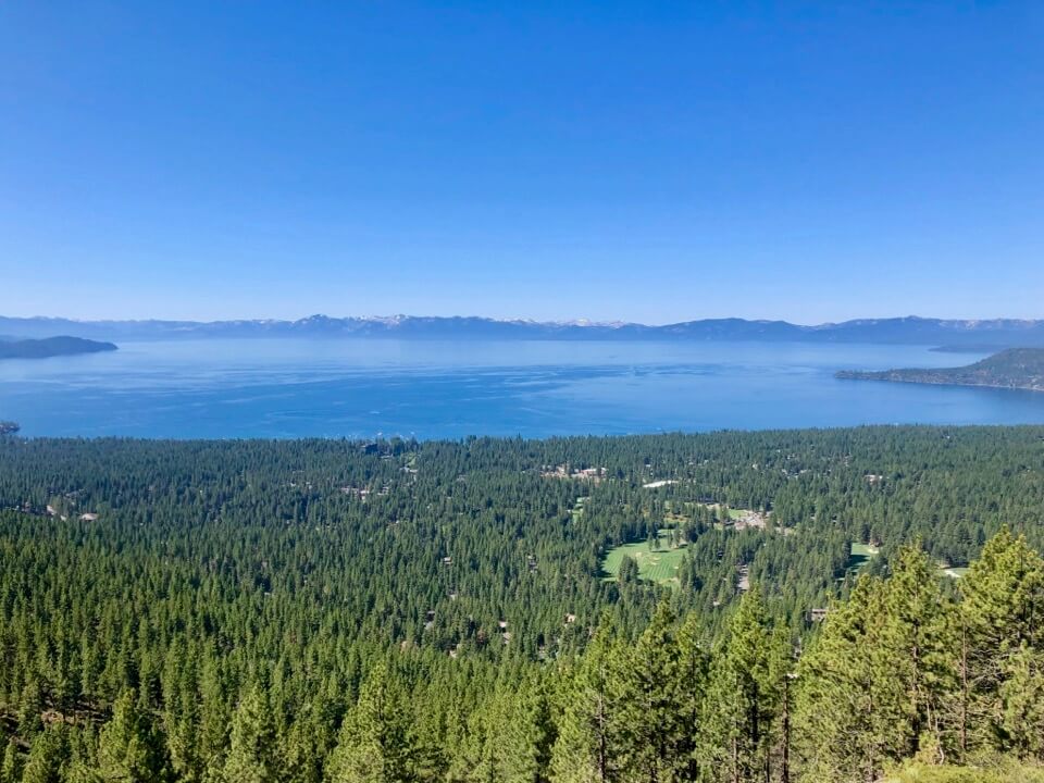 If you happen to be in the Reno Nevada area, then a day trip to Lake Tahoe is a must. Within a short drive you will find some amazing scenic routes, views over Lake Tahoe, and some great places to stop for lunch. #California #daytrip #Tahoe endlessfamilytravels.com/day-trip-lake-…