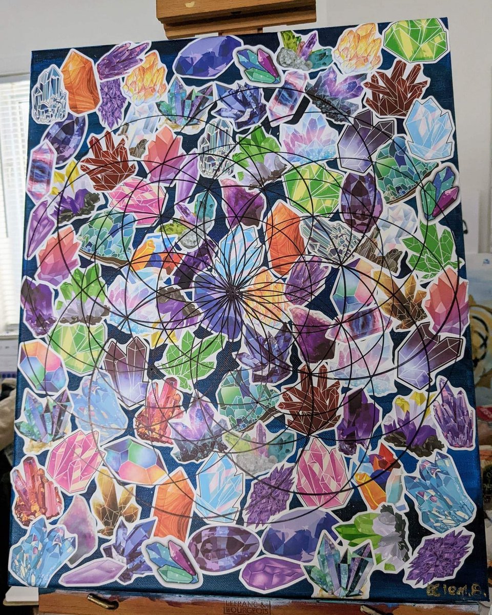 Technique mixte : collage et peinture.
“Dans chaque couleur il y a de la lumière. Dans chaque pierre se trouve un cristal.”
#peintureacrylique #peinture #geometriesacree #collage #autocollant #collagepeinture #creer #crystal #cristal #rosace #madeinquebec