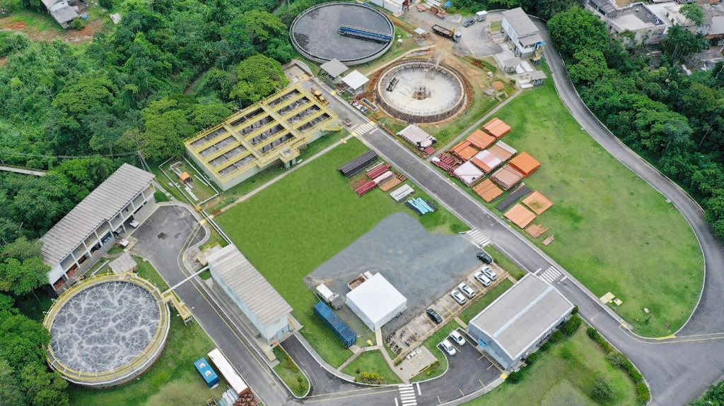 TimboNet's tweet image. Chegada a novas regiões amplia número de blumenauenses com acesso à coleta e tratamento de esgoto

📲 Leia a notícia completa no site Timbó Net
bit.ly/3YR1VJA

#BRK #blumenau #tratamentodeesgoto