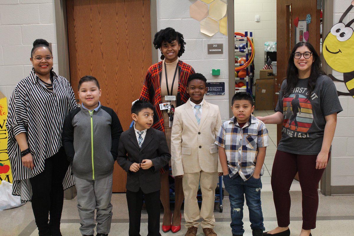 FsiaMedia's tweet photo. Today started off our Black History Spirit week with Black Excellence - Dress Your Best! Don't forget tomorrow is Wakanda Wednesday - Dress in your Black Panther attire or wear black to honor the Black Panthers. @GCSS_FS @FSIAprincipal https://t.co/AoMAKpGIVe