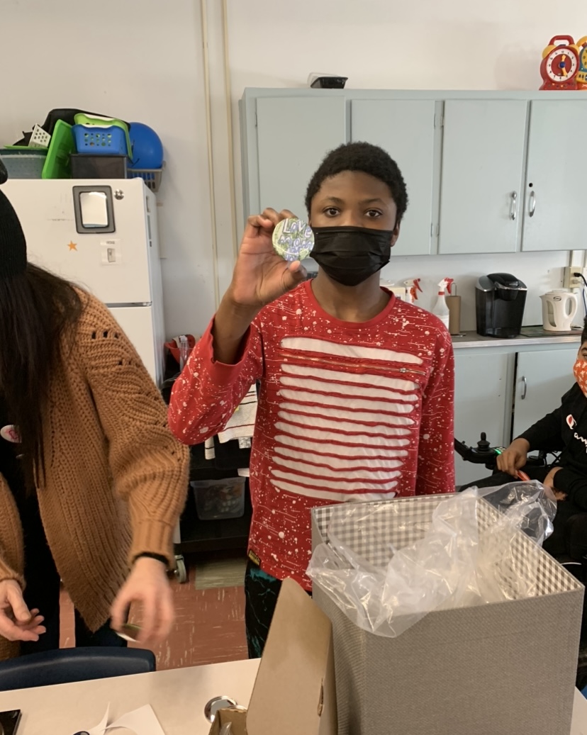 sarah_sarahryan's tweet photo. The students at Caledonia Jr High have been working on custom-made buttons for fundraising and to promote entrepreneurship.
#MakeSomethingBriliant
@brilliant_labs @TILTHRCE @nseducation https://t.co/Zd9RPPUGJB