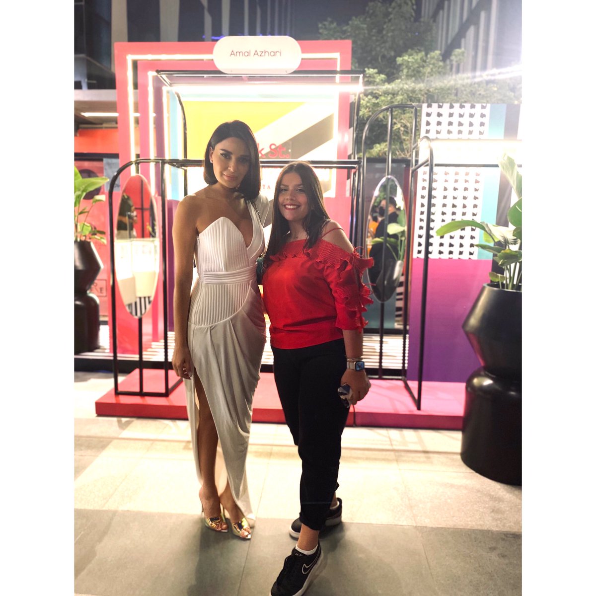 بهل النهار الحلو بتمنالك كل الخير و السعادة و راحة البال لانو ما بيلبقلك غير كل شي حلو ان شاء الله العمر كله ❤️ بحبك قد الدنيا 😘 <a href="/CyrineAbdlNour/">Cyrine Abdelnour</a> #سيرين_عبد_النور