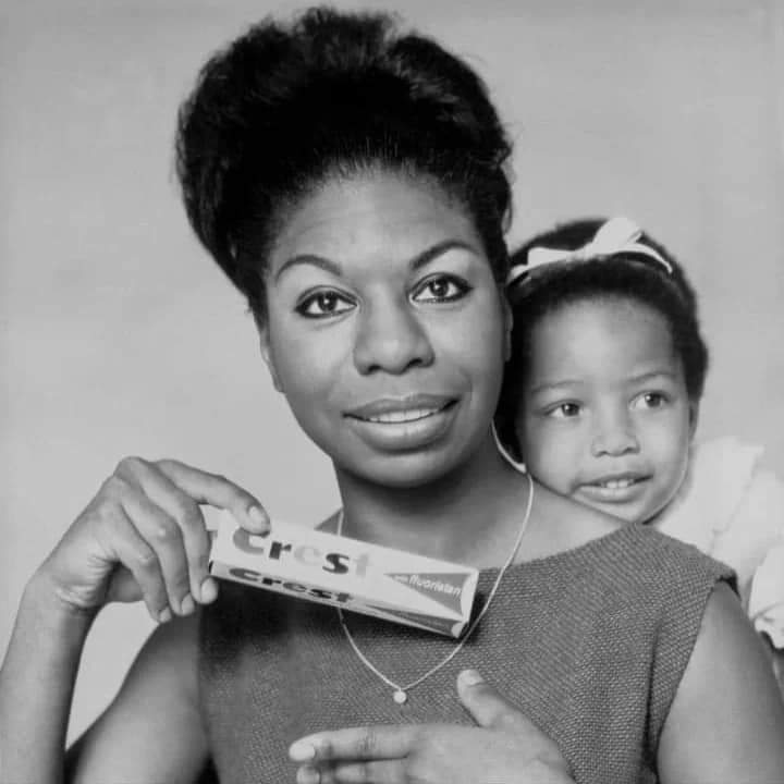 Mr_Machado's tweet photo. Data MM: Há 90 anos nascia Eunice Kathleen Waymon ('Nina Simone'), neste dia, em Tryon (NC). Morreu em Carry-le-Rouet, 2003.

#BOTD #singer #music #HumanRights #ativism https://t.co/P4ouPTbqTu