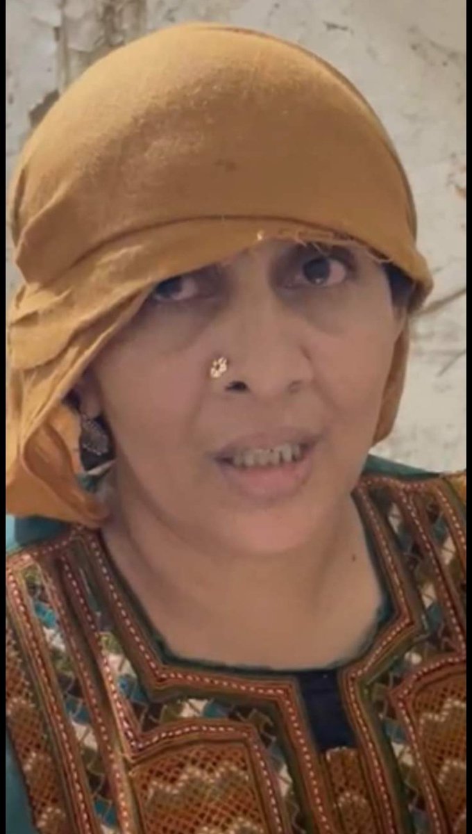 JanBulediNP's tweet image. ڈاکٹر عبدالمالک بلوچ جب وزیراعلی بلوچستان تھے فرعون سردار نے ایک چیک پوسٹ پر پولیس والوں کو بے عزت کیا تو دوسری صبح پولیس نے ان کے گھر پر چھاپہ مار کر ایسے گرفتار کیا اس کے گھر سے اسلحہ و بارود برآمد کیا۔ ڈاکٹر صاحب جب تک وزیراعلی تھے یہ شخص جیل میں تھا۔