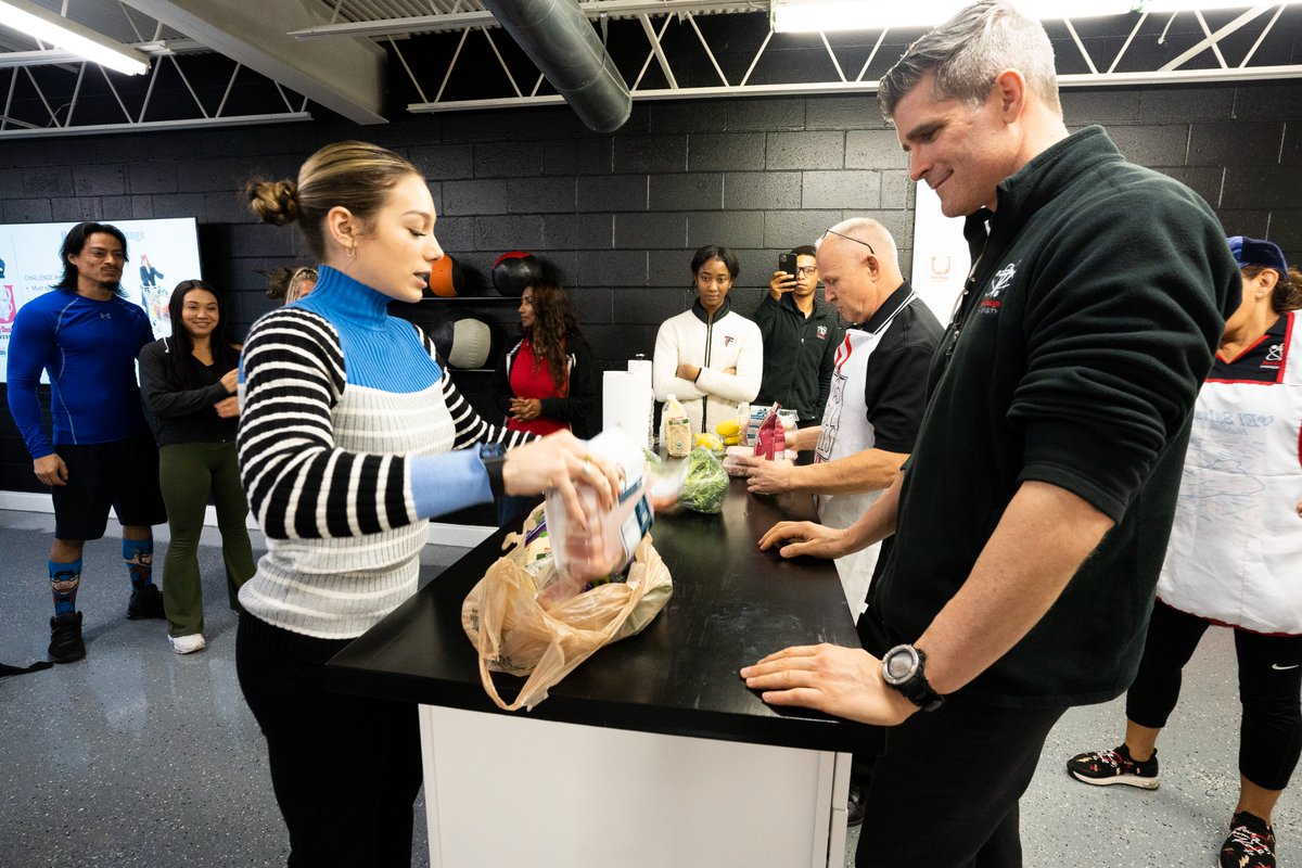 coreyritter's tweet image. Personal Trainers learning how to meal prep efficiently!