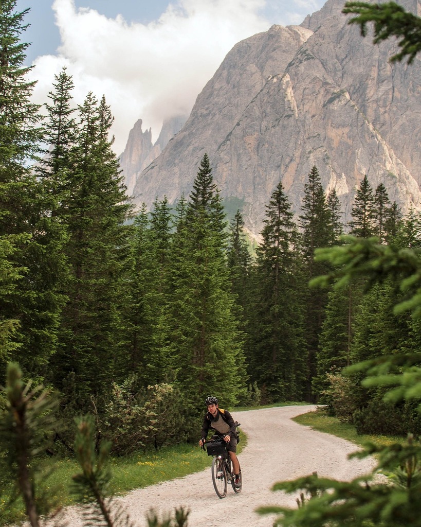 OuterShellAdven's tweet image. The sturdy and versatile Pelago Stavanger taken through the Germany-Czech border hills, mixed-terrain Apls, down south and east of Budapest, testing a winter in Berlin, and everywhere else in between. Soo stoked to see some of our gear being put to the ultimate test.

Thank …