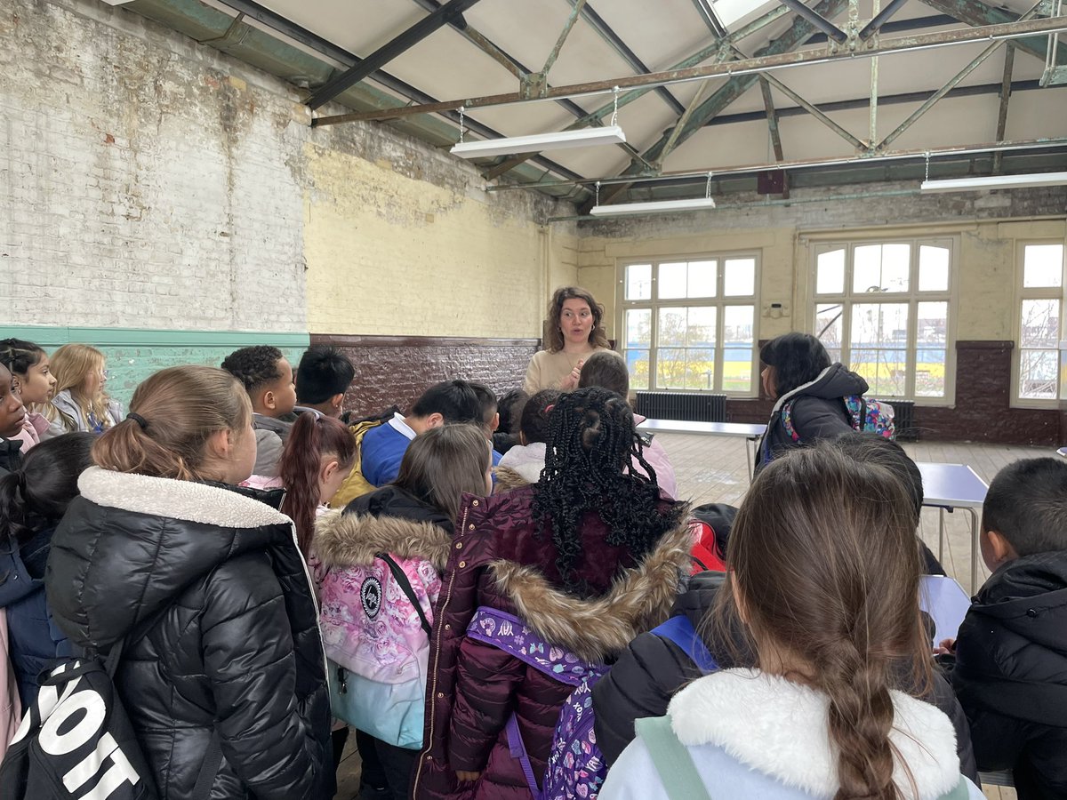 FoxfldAlmond1's tweet photo. Almond tree had an amazing time at the Ragged School Museum. It was a great introduction into the topic Victorians and we can’t wait to explore it further @FFHumanities @foxfield 📚✏️ https://t.co/kw3aHNo2Qb