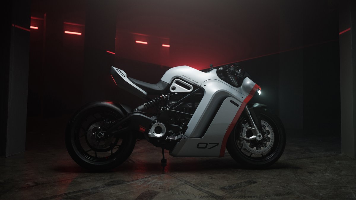ZeroMC's tweet photo. 🚨 Introducing the Zero SR-X, developed by @hugemoto's Bill Webb — a completely bespoke reimagination of the Zero SR/S and the latest addition to Zero’s Design the Future development program. 

Tap in to learn more:  https://t.co/oklR3VqPLP

#ZeroSRX #CustomZero #ZeroMotorcycles https://t.co/GptrFPiuVp