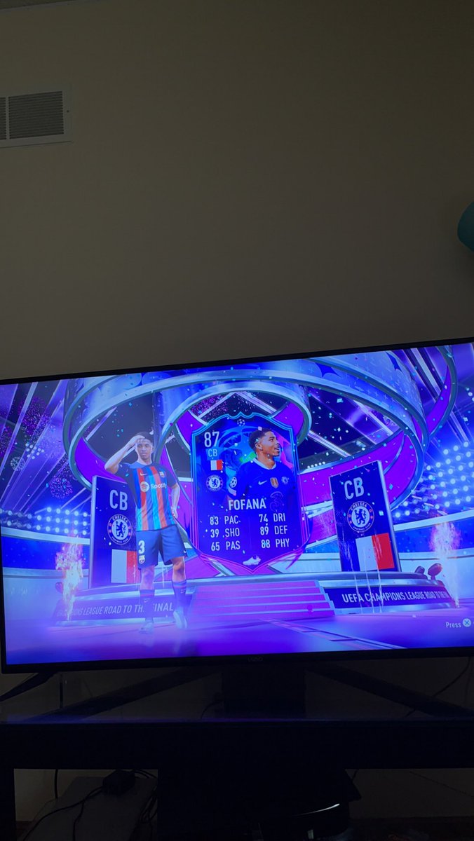 dxinhooo's tweet photo. @SAF_gg 88x6 cuz I’m redlisted 
Everyone is tradeable except martial https://t.co/Df9D7uzQpo