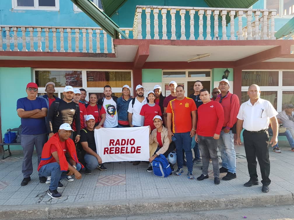AJesusMatos's tweet photo. Un grupo de más de 20 trabajadores de @radiorebeldecu visita la provincia de Granma, con motivo de los 65 años de la planta radial. Encuentro con autoridades, visitas a zonas como Altos de Radio Rebelde y La Demajagua, forman parte del recorrido.
#Rebelde65 https://t.co/7tdsUUYMnV