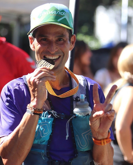 Gente que, por qué no, puedan luchar por los primeros puestos de una de las pruebas más míticas del ultratrail mundial. 

Gerard Morales " <a href="/Blackyhomer/">Gerard Morales</a> " y Lluis Ruiz " <a href="/RuizOller/">Lluis Ruiz Oller</a> " son los elegidos.

Seguro que no nos defraudarán.