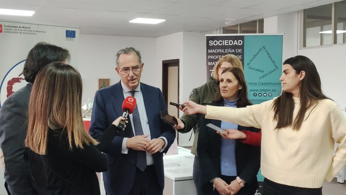 MontesinosP64's tweet photo. Hoy la  @SMPM_EC ha inaugurado el EMMA, que surge del convenio firmado con @ComunidadMadrid. Nuestra Sociedad aporta todos los materiales didácticos y lleva toda la gestión.
Esta ubicado en el IES Gabriel García Márquez de Leganés. https://t.co/KDNBCkRAHl